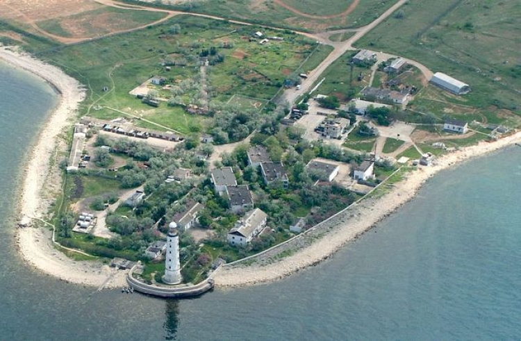 В «родной гавани» коренным севастопольцам оказались не рады