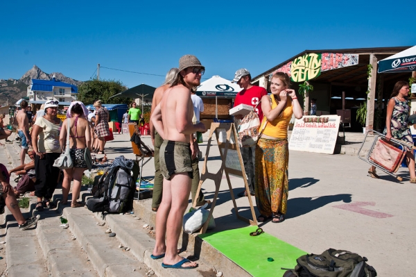В Тихой бухте Коктебеля вновь появились «шалманы»