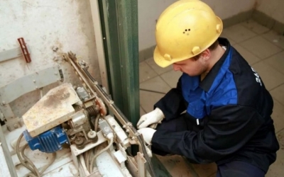 В Симферополе отремонтируют только десятую часть поломанных лифтов