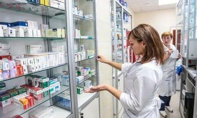 В Крыму все еще не решили проблему обеспечения населения лекарствами