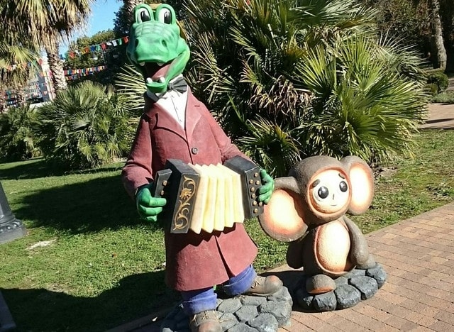 В Ялте появится двухметровый крокодил Гена с аккордеоном и Чебурашкой