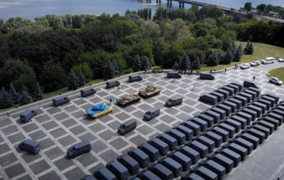 Фонд MK Foundation передав ще 100 мікроавтобусів Volkswagen для українських прикордонників