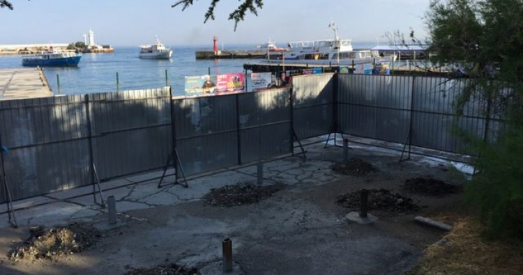 Вместе с «мэром» Ялты «ушли» и его обещания