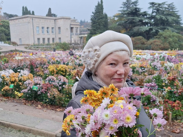 В Никитском ботаническом саду стартовал бал хризантем