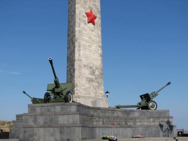 Обелиск славы в Керчи признан аварийным объектом