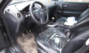 В поселке Новоозерное мужчина нанес повреждения нескольким автомобилям