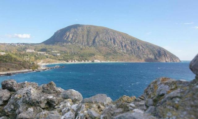 Спасатели помогли четверым туристам спуститься с горы Аю-Даг под Алуштой