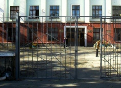 В Крыму посчитали школьные заборы