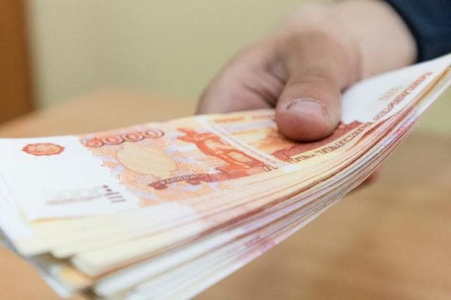 Чиновница Ялтинской администрации обвиняется в получении крупной взятки