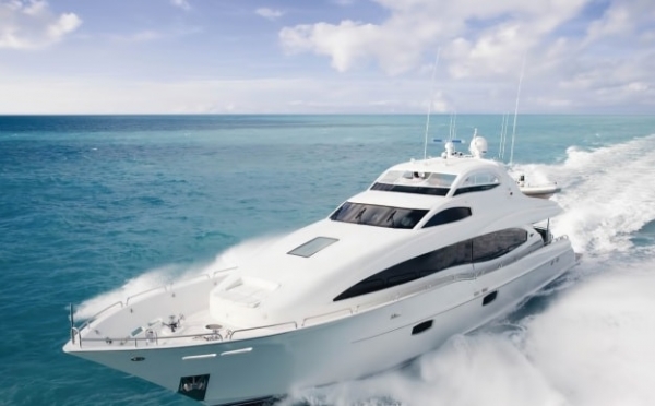 Яхта украинского олигарха арестована в Крыму