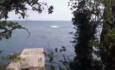 В Ялте недалеко от береговой кромки взорвалось море (видео)