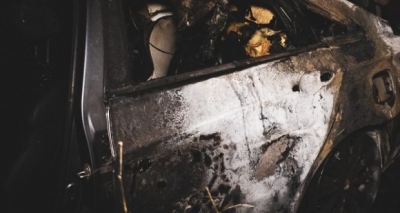Ночью в Симферополе подожгли автомобиль