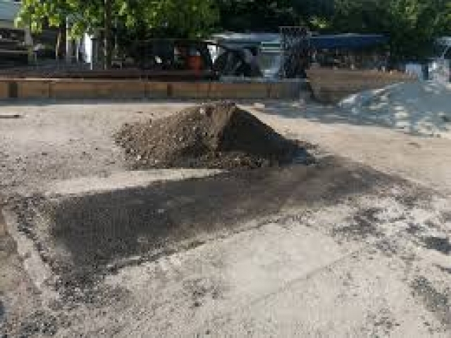 Под автостоянку в Севастополе отобрали придомовую территорию