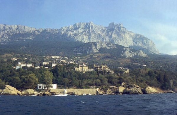 Новый забор растревожил Алупку