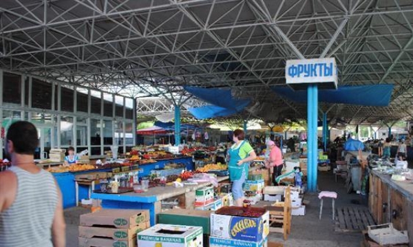 Все рынки Крыма хотят перенести в капитальные строения