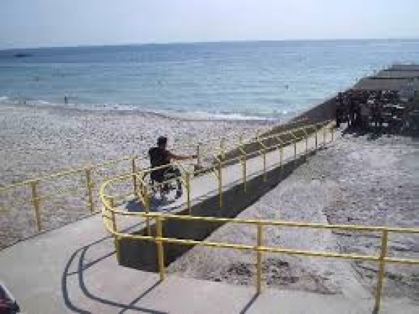 В Крыму оборудуют пляжи для инвалидов