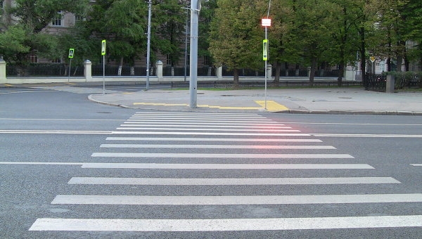 В Севастополе женщину с ребенком сбили прямо на пешеходном переходе (видео)
