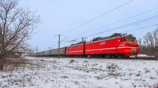 В Бахчисарайском районе под колеса электрички попал мужчина