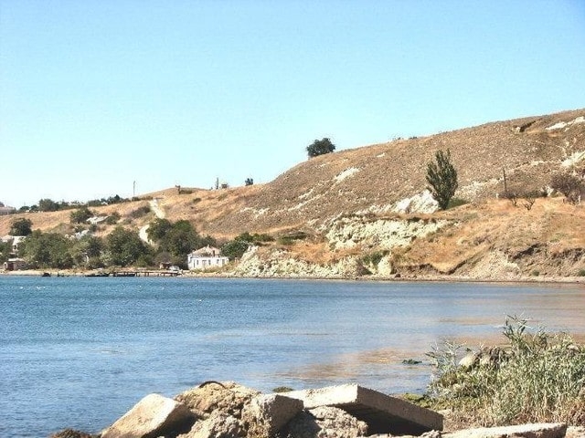 Керченский пролив аномально обмелел – вода отступила на несколько метров (видео)