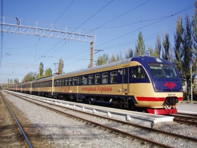 Крымские электрички опаздывают на час