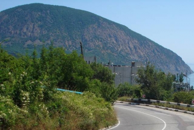 Туристы из Москвы очень испугались, потерявшись на склоне крымской горы