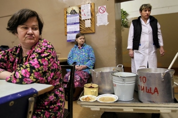 Пациенты больниц остались без обедов