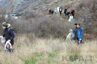 В Карадагском заповеднике энтузиасты провели субботник
