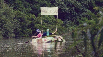 Двое молодых крымчан едва не утонули в Салгире в самом начале своего «путешествия» в Венецию (видео)