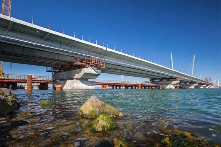 В минтрансе России определились – автомобили по Крымскому мосту поедут уже в мае