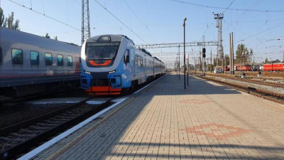 В течение дня в Крыму под колесами поезда погибли два человека