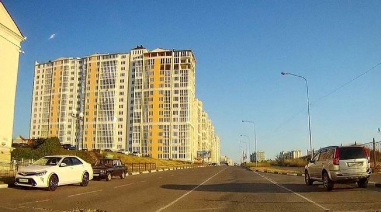 Россияне, купившие квартиры у моря, несколько лет получают коммунальные услуги нелегально