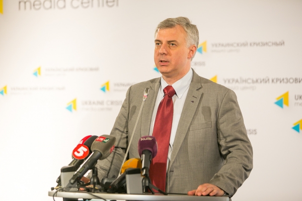 Принимать в украинских вузах российские аттестаты выпускников из Крыма означает признать его частью России – Сергей Квит