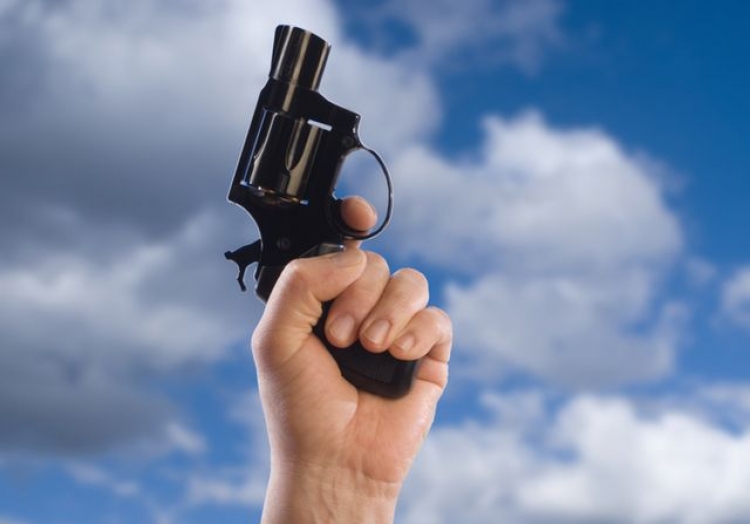 Житель Ленинского района открыл огонь по сотрудникам полиции