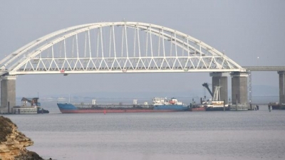 В Керченском проливе силами российского ВМФ захвачены украинские военные катера, есть раненые