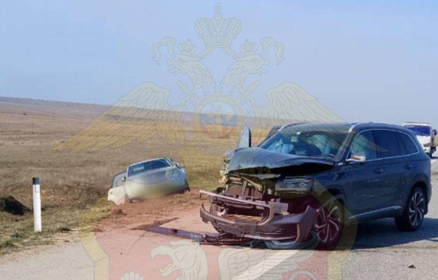 В ДТП возле поселка Школьного пострадали три человека