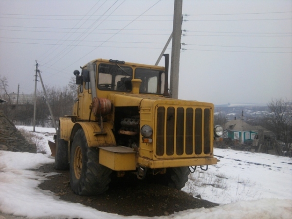 В Керчи автобус столкнулся с трактором