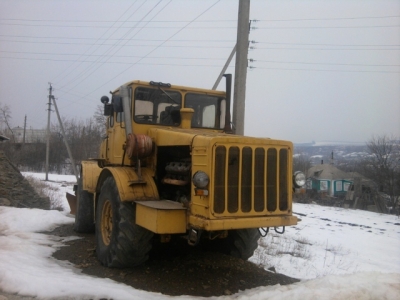 В Керчи автобус столкнулся с трактором