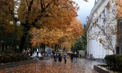 В курортной Ялте погода позволяет отодвинуть отопительный сезон