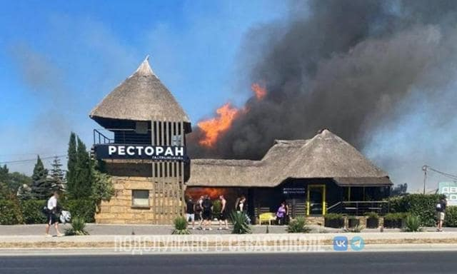 В Севастополе во время пожара полностью сгорел известный ресторан