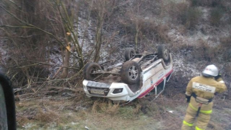 Даже автомобиль МЧС оказался бессильным перед непогодой