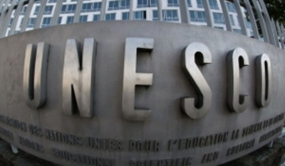 В Крым привезли флаг ЮНЕСКО