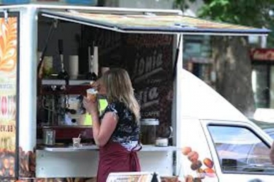 Небезопасные авто-кофейни разъезжают по улицам Симферополя