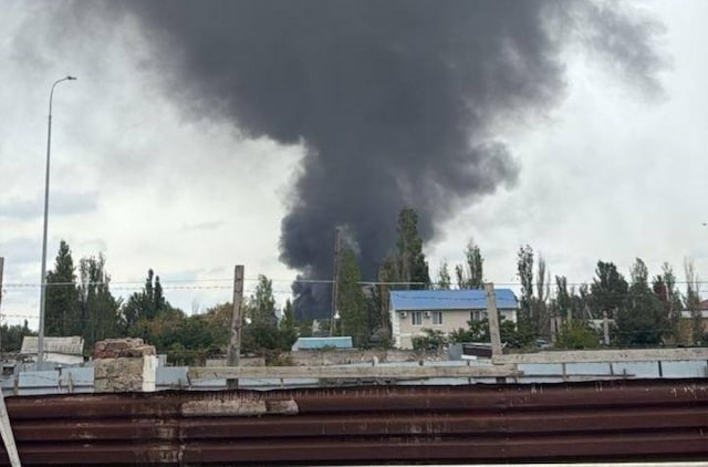 Украинский беспилотник атаковал нефтебазу в Феодосии - произошел пожар