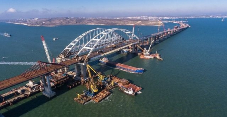 144 судна потеряли возможность заходить в Мариупольский порт из-за строительства Крымского моста