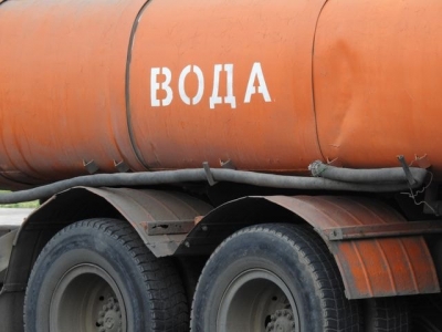 В Крыму вынуждены развозить воду – по 33 л на человека