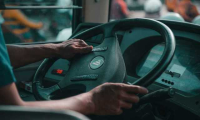 В Севастополе из отъезжающей маршрутки выпала пенсионерка