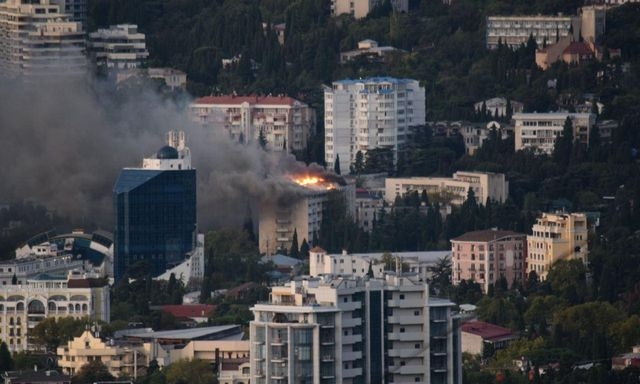 В Крыму горел санаторий министерства обороны РФ (видео)