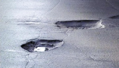 Свежий асфальт на Симферопольской трассе уже покрылся новыми ямами