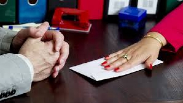 Позвонить и рассказать о коррупции приглашают в Крыму