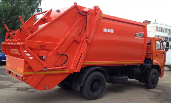 Комбинату по благоустройству в Бахчисарае подарили новую машину